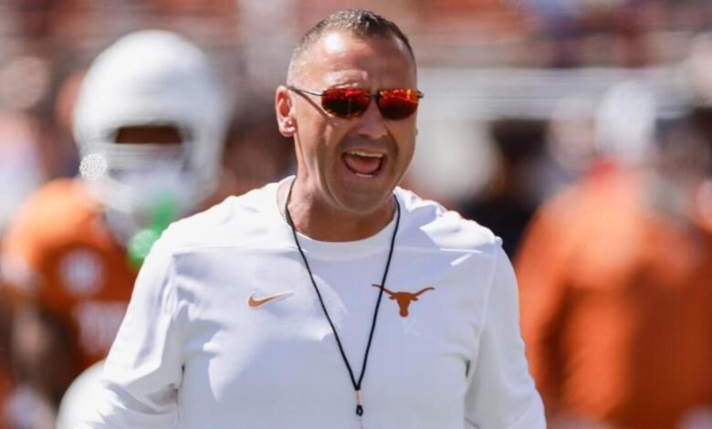Steve Sarkisian se originó a partir de la cultura de “nombre” en Texas cuando los cuernos No. 1 estaban dirigidos a “el grupo para superar el tumor”. Steve Sarkisian se originó a partir de la cultura de “nombre” en Texas cuando los cuernos No. 1 estaban dirigidos a “el grupo para superar el tumor”.