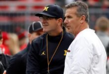 Urban Meyer cuestionó si la NFL debería suspender a Jim Harbaugh del cargador sobre el escándalo de robar señales de Michigan