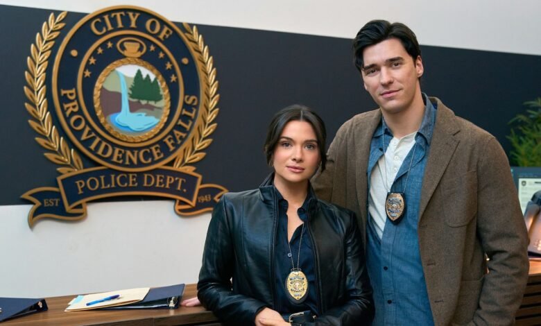 El elenco de Providence Falls podría regresar en el universo Hallmark de una manera importante, y creo que es increíble El elenco de Providence Falls podría regresar en el universo Hallmark de una manera importante, y creo que es increíble
