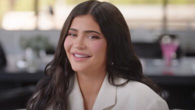 Kylie Jenner acababa de minimizar una botella de vino del año nacido como regalo de cumpleaños. Busqué lo valioso que era y ¡guau!