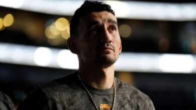 Max Holloway dice que sufrió una lesión en la pelea con Dustin Poirier en UFC 318 que lo mantendrá fuera hasta 2026