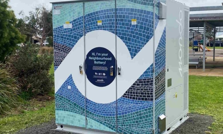Victoria lanza una pequeña batería para almacenar energía solar. Bills de potencia de corte en la isla Phillip. Victoria lanza una pequeña batería para almacenar energía solar. Bills de potencia de corte en la isla Phillip.