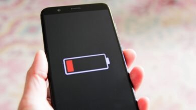 La mujer gana £ 150,000 después de que su teléfono se incendió cuando lo dejó a cargo durante la noche