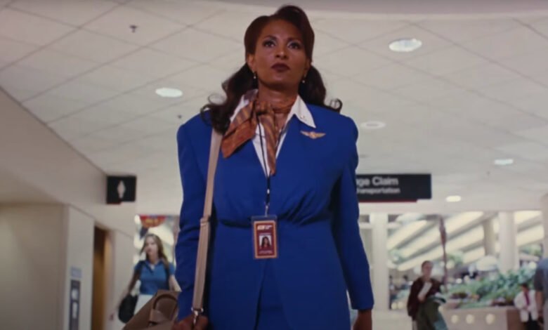 Es extraño que Jackie Brown se sienta como una película de culto en la legendaria carrera de Tarantino, pero está aquí y por qué aquí está por qué Es extraño que Jackie Brown se sienta como una película de culto en la legendaria carrera de Tarantino, pero está aquí y por qué aquí está por qué