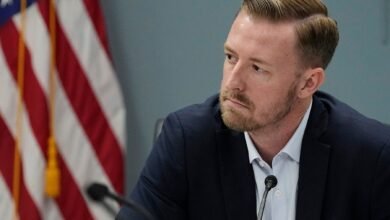 El orador de la Casa de Oklahoma dice que la desnudez en la televisión de la oficina de Ryan Walters fue un contratiempo