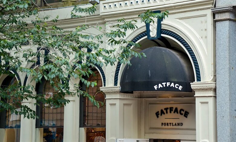Fatface Stores Closing 2025: Todas las ubicaciones de Estados Unidos y Canadá en la lista condenada a medida que el minorista se pone solo en línea en América del Norte