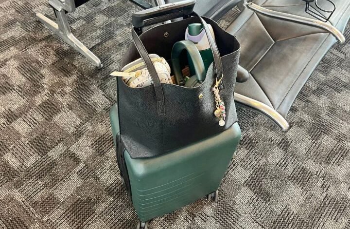 Qué hay en mi bolso: 11 conceptos básicos personales sin los que nunca vuelo Qué hay en mi bolso: 11 conceptos básicos personales sin los que nunca vuelo