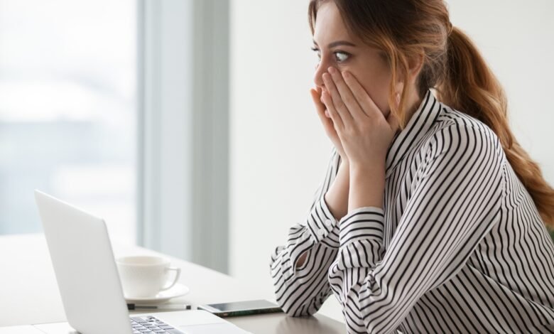 Los usuarios de Facebook están promocionando sin saberlo en publicaciones sombrías después de hacer clic en imágenes atrapadas por la tope escondidas en el interior de los archivos SVG peligrosos en sitios web para adultos