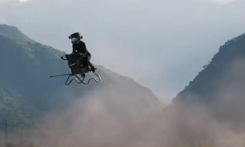 La ‘bicicleta Speeder’ al estilo de Star Wars puede acercarse a los cielos a más de 60 mph, y puede pre-ordenar el suyo en días La ‘bicicleta Speeder’ al estilo de Star Wars puede acercarse a los cielos a más de 60 mph, y puede pre-ordenar el suyo en días