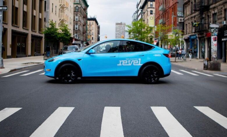Revel cierra su negocio de viaje para concentrarse en la carga de EV
