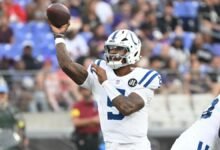 El mediocampista Colts Anthony Richardson deja el juego de Preserg con una lesión en el dedo