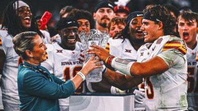 QB Rocco Becht juega el papel principal de 22 estatal Iowa derrotó al estado número 17 de Kansas en Irlanda