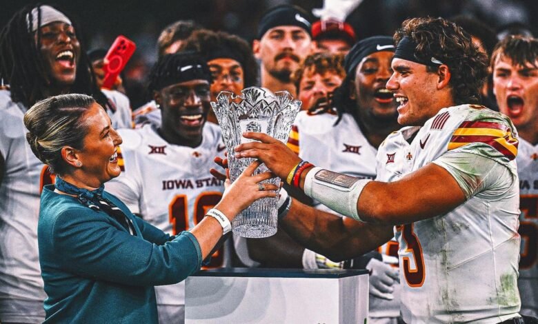 QB Rocco Becht juega el papel principal de 22 estatal Iowa derrotó al estado número 17 de Kansas en Irlanda QB Rocco Becht juega el papel principal de 22 estatal Iowa derrotó al estado número 17 de Kansas en Irlanda