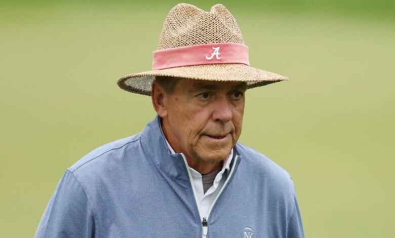 Nick Saban dice que la especulación de regreso de Greg McElroy de entrenamiento “le habría pateado el trasero” en Alabama Nick Saban dice que la especulación de regreso de Greg McElroy de entrenamiento “le habría pateado el trasero” en Alabama