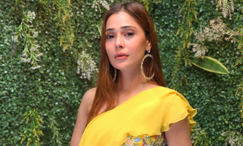 La actor de televisión Sara Khan ha revelado acoso y emocionado por los organizadores de eventos