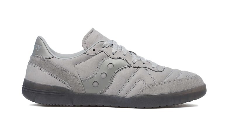 Saucony 586i Nubuck Sneakers | Suministros informados Saucony 586i Nubuck Sneakers | Suministros informados