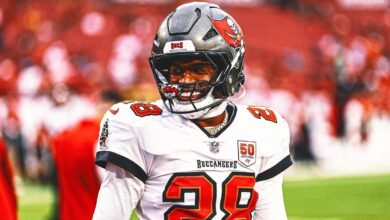 Shilo Sanders escapó del juego presidencial de Bucs en comparación con Bills para lanzar golpes
