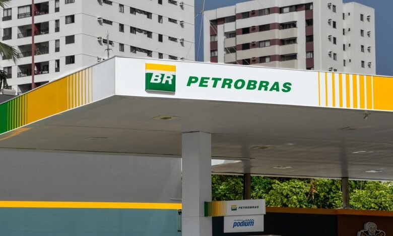Petrobras logrando una ganancia de $ 4.7 mil millones en el segundo trimestre de 2025 anunció dividendos de 1.600 millones de dólares para los accionistas. Petrobras logrando una ganancia de $ 4.7 mil millones en el segundo trimestre de 2025 anunció dividendos de 1.600 millones de dólares para los accionistas.