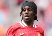 Lesión de Jeremie Frimpong: el defensor del Liverpool ha excluido hasta después del descanso internacional, perdiendo los juegos de Newcastle y el Arsenal | Noticias de fútbol