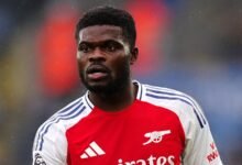 THOMAS PAREY: El ex centrocampista del Arsenal ha sido liberado después de presentarse después de aparecer en la corte por violación sexual y ataque sexual | Noticias de fútbol