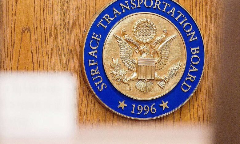 Trump se mueve al regulador del ferrocarril de fuego mientras STB pesa fusión Trump se mueve al regulador del ferrocarril de fuego mientras STB pesa fusión