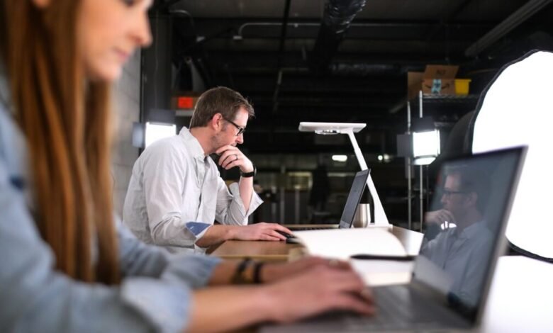 Repensar la identidad profesional en la era del trabajo remoto Repensar la identidad profesional en la era del trabajo remoto
