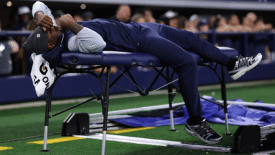 Trevon Diggs Diggs de los Dallas Cowboys Fields All Micah Parsons Preguntas después del juego