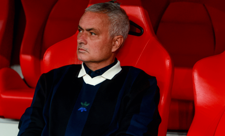 José Mourinho dejó el club turco Fenerbahce después de la derrota de la Liga de Campeones contra el Benfica