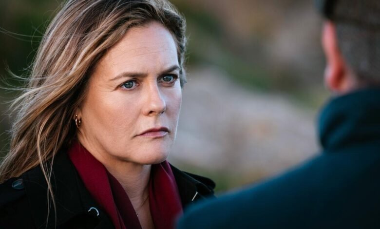 Por qué Acorn TV Allisia Silverstone, Brook Shields se suma a la alineación