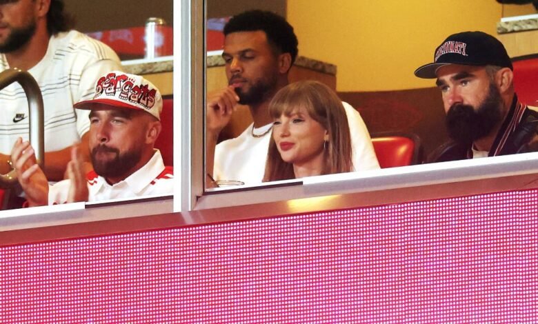 Taylor Swift, Travis Kels y ese anillo de Baghdan es universal Taylor Swift, Travis Kels y ese anillo de Baghdan es universal