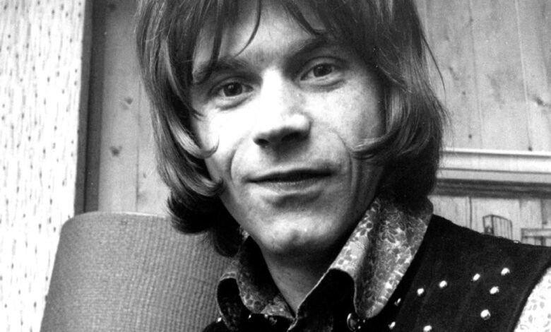 Dave Edmonds fue ingresado en el hospital después de un paro cardíaco, dijo su esposa Dave Edmonds fue ingresado en el hospital después de un paro cardíaco, dijo su esposa