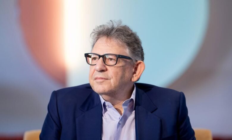 Jefe de UMG Lucian Grang: ‘Nuestra elección de Drac no es’ traje ‘ridículo’