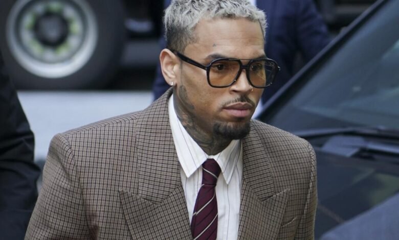 Chris Brown ha demandado a la incumplimiento de la marca registrada de la compañía de baño Chris Brown ha demandado a la incumplimiento de la marca registrada de la compañía de baño