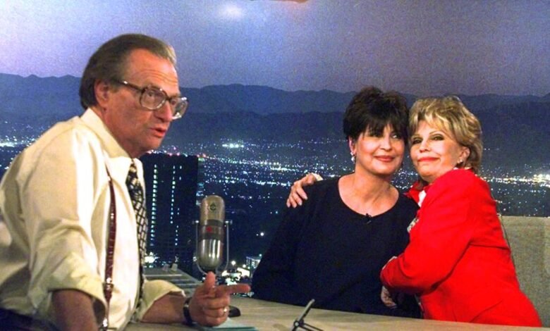 La máquina de escribir de Larry King, tirantes, Frank Sinatra está en subasta para una subasta La máquina de escribir de Larry King, tirantes, Frank Sinatra está en subasta para una subasta