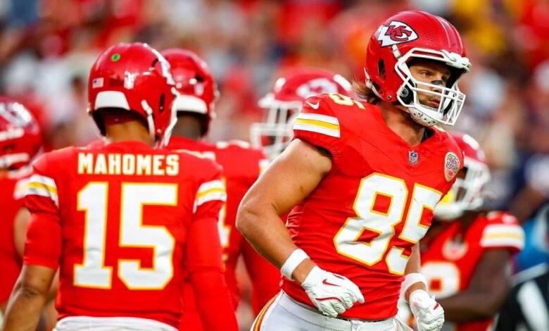 Los Chiefs agregaron a Robert Tonyan en la lista positiva, Clyde Edwards-Helaire para practicar el escuadrón Los Chiefs agregaron a Robert Tonyan en la lista positiva, Clyde Edwards-Helaire para practicar el escuadrón