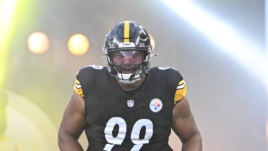 Steelers DL Derrick Harmon, quien resultó herido en la rodilla.