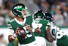 Los aviones renuncian a QB Adrian Martínez y otros cinco; Lanzamiento LB Jamin Davis