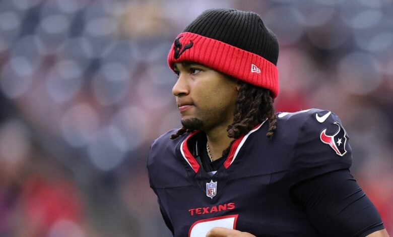 Los sombreros navales de CJ Stroud crean emoción para los fanáticos de Texans/Astros. Los sombreros navales de CJ Stroud crean emoción para los fanáticos de Texans/Astros.