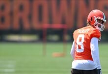 Kenny Pickett y Sam Howell hacen la historia de la NFL al comerciar tres veces antes del cuarto año