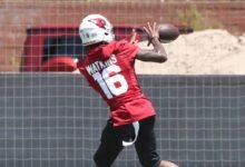 El cardenal, WR Quez Watkins en IR, firmó el WR Nate McCollum.