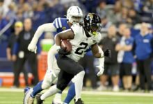 Crows firmó un contrato con Johnson