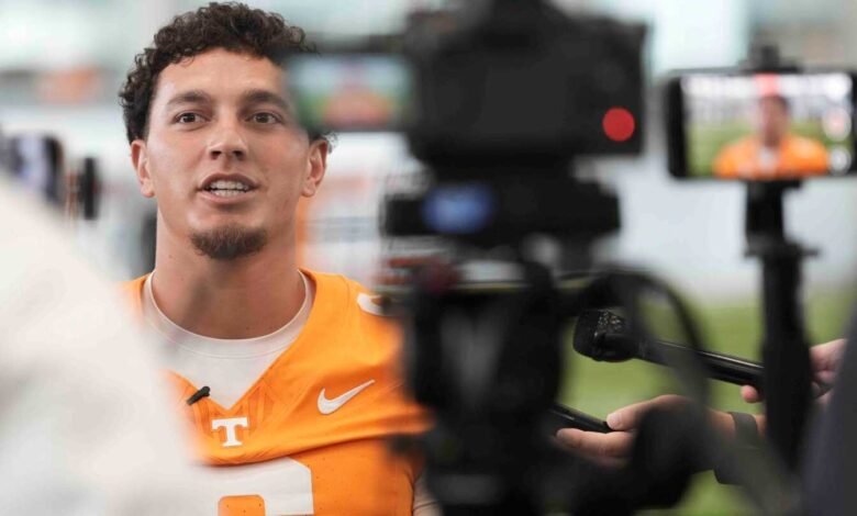 El episodio Nico Iiamaleava terminó con Joey Aguilar comenzando en Tennessee El episodio Nico Iiamaleava terminó con Joey Aguilar comenzando en Tennessee
