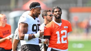 Myles Garrett: Shedeur Sanders trabaja duro, realiza seriamente su artesanía