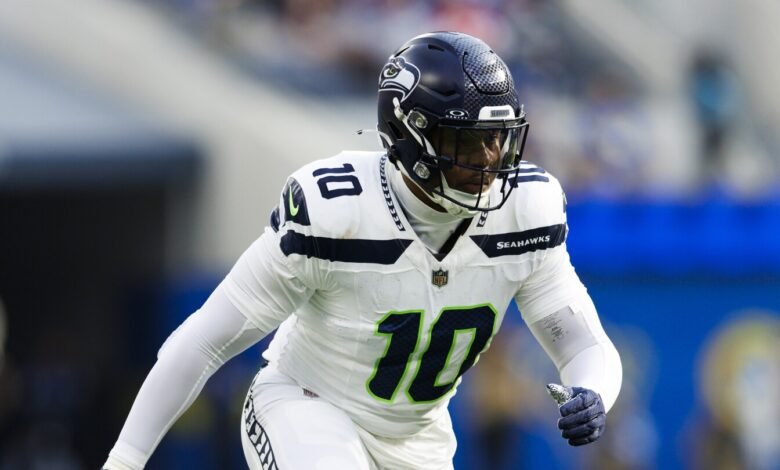 Seahawks lb Uchenna Nwosu pasa físico