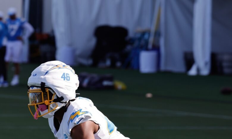Jim Harbaugh alabó a Nikko Reed no se ha reunido como uno de los jugadores de “cargador ascendente” del cargador “. Jim Harbaugh alabó a Nikko Reed no se ha reunido como uno de los jugadores de “cargador ascendente” del cargador “.