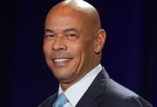 Referir preguntas sobre la capacidad de enviar por el ex CEO de NFLPA Lloyd Howell