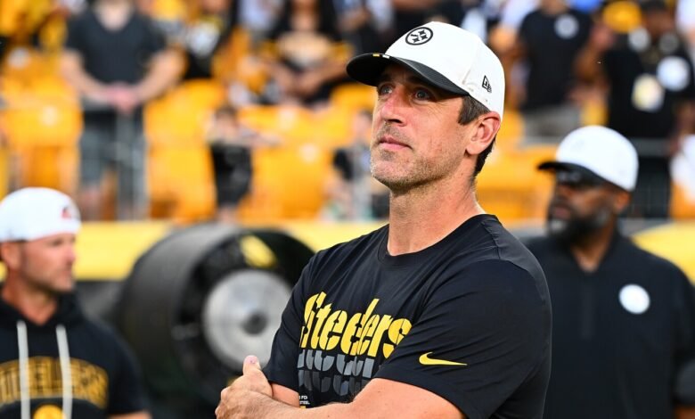 Aaron Rodgers entre al menos cuatro Steelers que no jugarán el jueves
