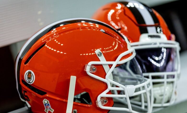 Browns afirmó que el OT Kilian Zierer cerró la exención.