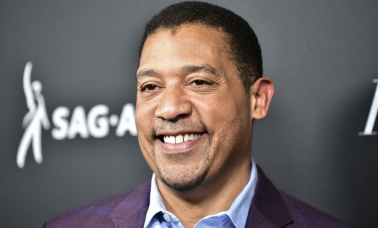 NFLPA transferido a David White, segunda persona con Lloyd Howell, como director ejecutivo temporal NFLPA transferido a David White, segunda persona con Lloyd Howell, como director ejecutivo temporal