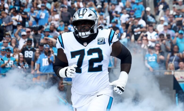 Panthers acepta una extensión de dos años con Taylor Moton Panthers acepta una extensión de dos años con Taylor Moton